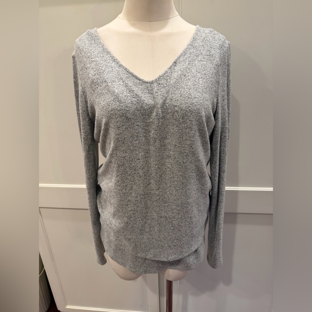 White House, Black Market Gray 2 piece V-Neck Sweater
